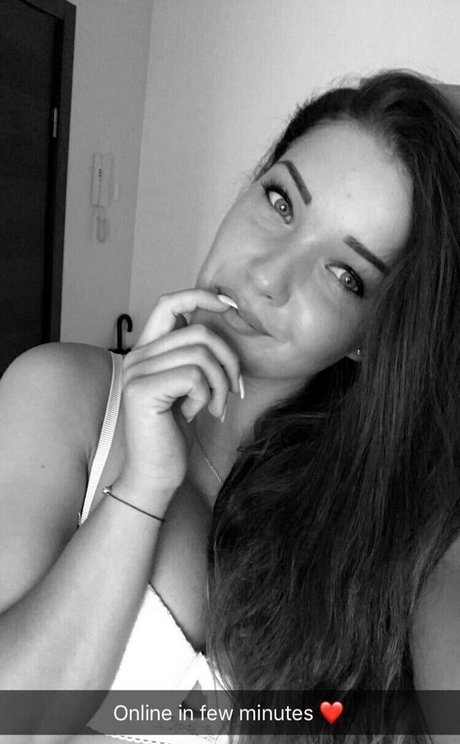 Divine Ramona xxx model gallery