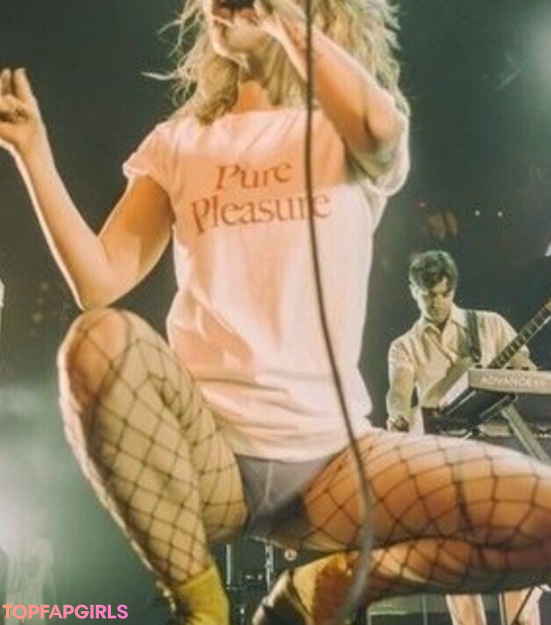 Hayley Williams model free image