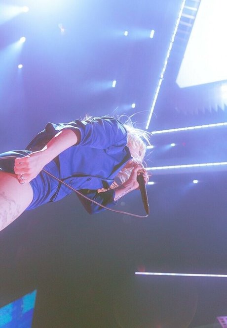 Hayley Williams star beautiful archive