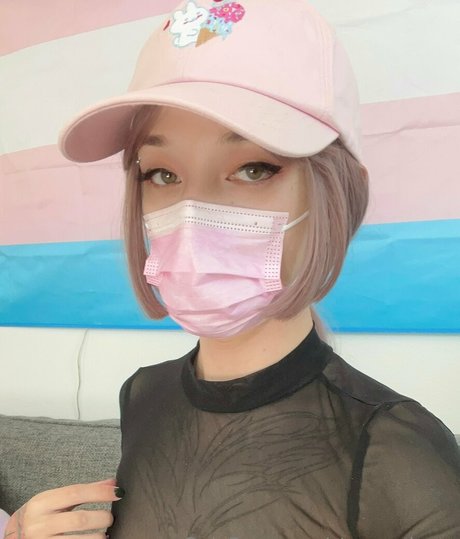 Stormy buns naked model img