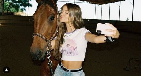 bodybuilder nude onlyfans beautiful naked pics