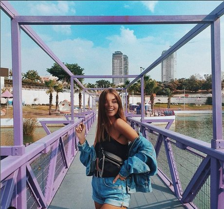 Anna Zak star top gallery