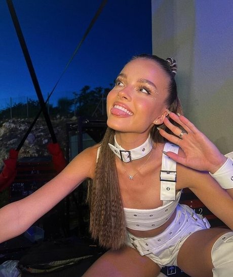 lesbian fisting onlyfans free images