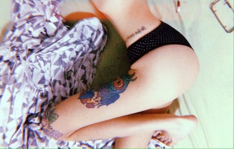 skinny big ass onlyfans top img