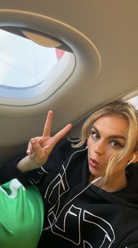 one onlyfans pretty photo