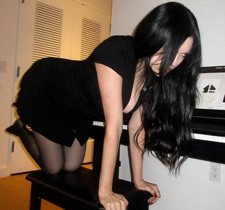 boobsandbeef art star img