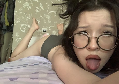 Lezzy Bunny ASMR model high quality pic