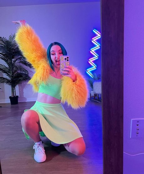 Littlesiha xxx star images