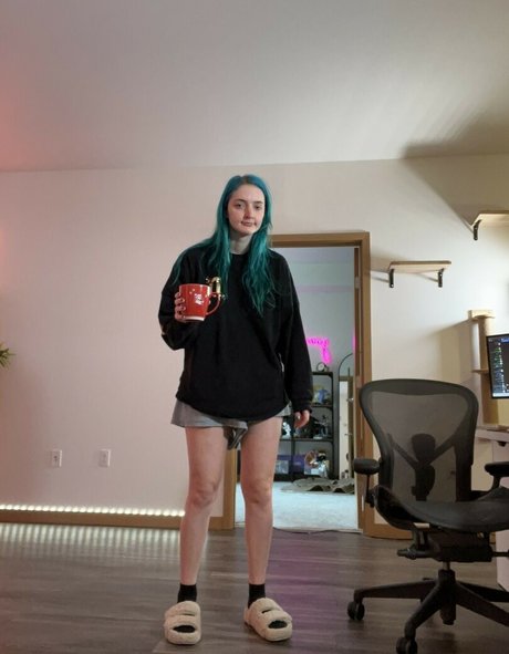 Littlesiha model adult picture