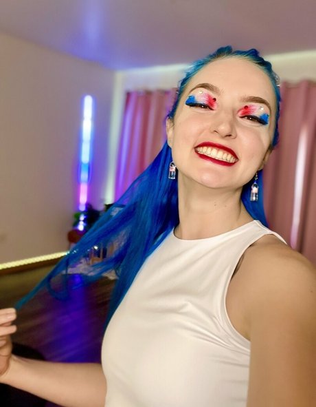 blonde babe onlyfans free naked pictures