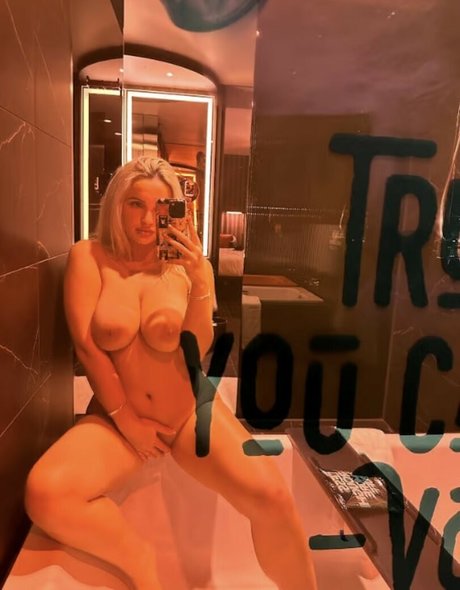 Vee Campbell star hd image