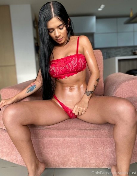 Annielust pretty star pic