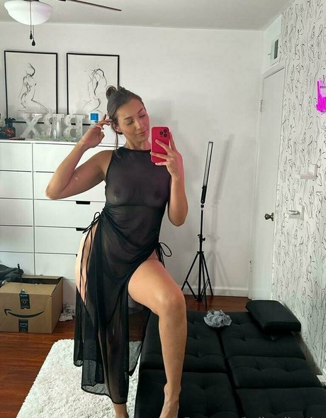 Bellarollandx erotic actress pics