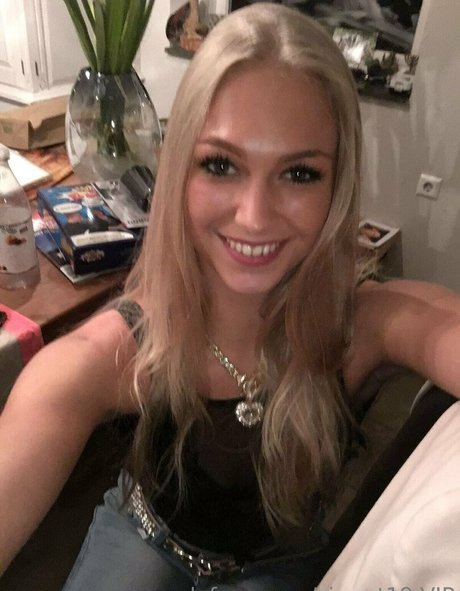 siswetlive pornstar nudes picture