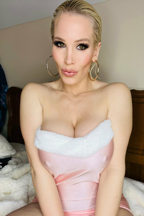 rebeccamoreuk sexy star images