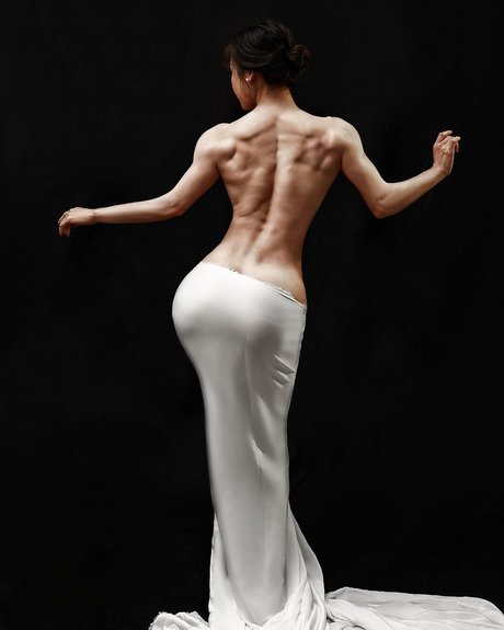 Yuan Herong nude star picture