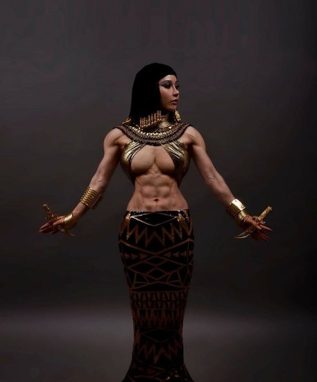 Yuan Herong naked star photos