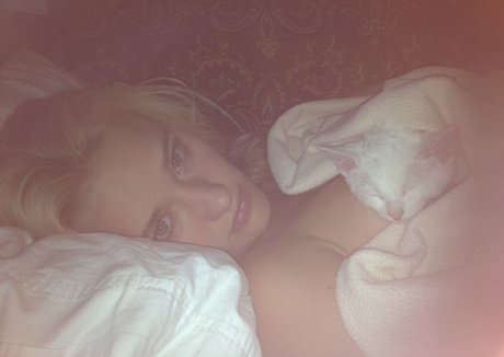 AJ Michalka porn model pictures