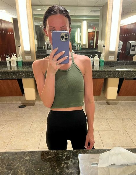 Brittney Atwood nude actress galleries