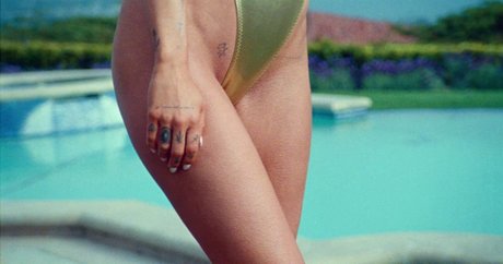 Miley Cyrus adult model pictures