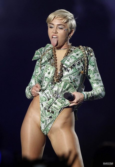 Miley Cyrus model pictures