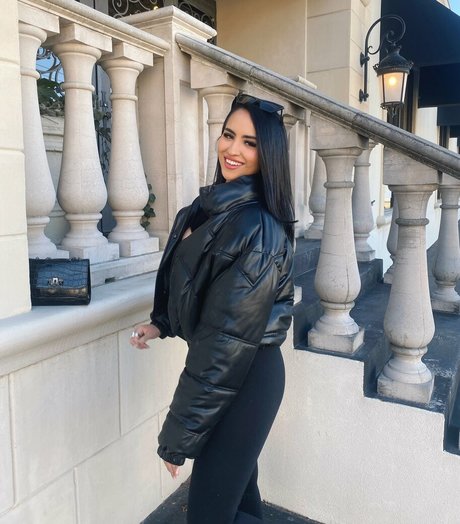 yourfutureexwifey star pretty picture