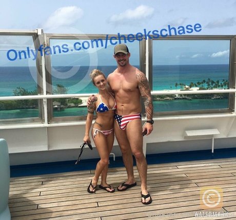 cheekschase1 sexy model picture