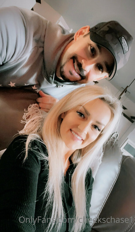 cheekschase1 model free photo