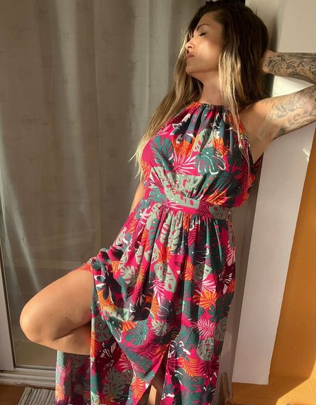 sarahmontanafree naked pornstar pics