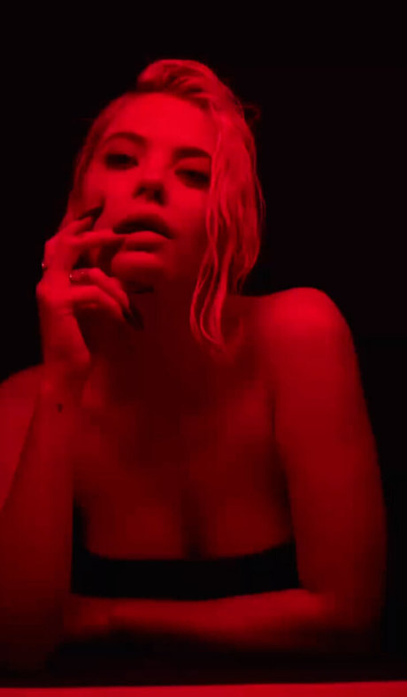 Ashley Benson nudes actress pic