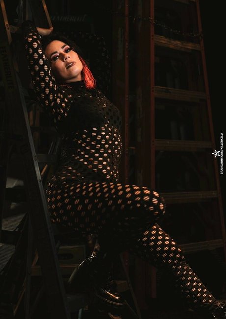 Killer Kelly pretty star galleries