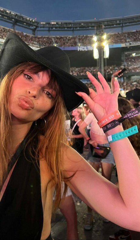 mature asian onlyfans adult images