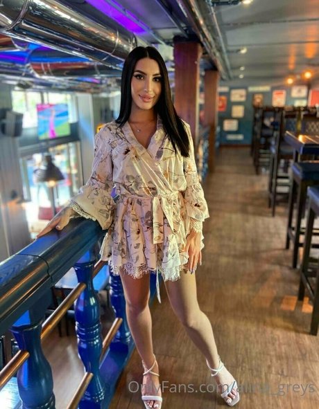 alina greys exclusive star photos