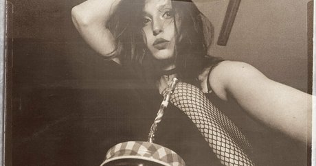 asenefamedy model naked image