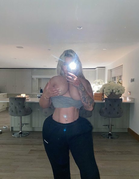 hottest redhead onlyfans top pic