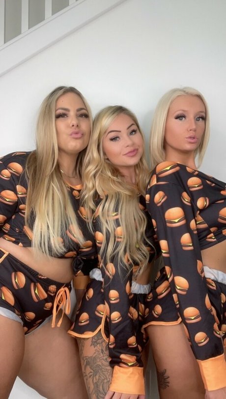 petite ebony onlyfans top image