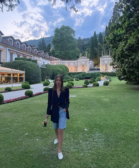 Chloe Bennet adult actress galleries