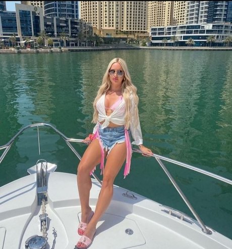 Charley Hull nude star gallery