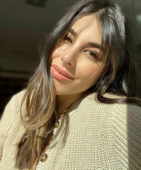 Daniella Monet star hot pic