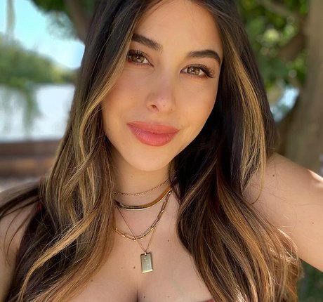 Daniella Monet nice pornstar pictures