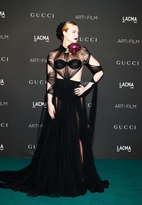 Elle Fanning pretty pornstar photo