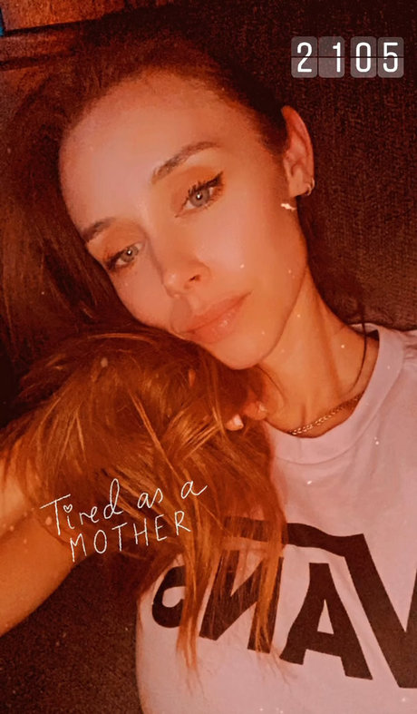 Una Healy nice star img