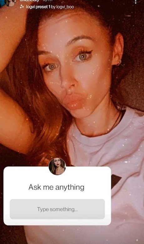 Una Healy model naked pic