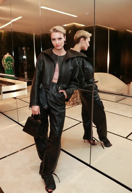 streamer onlyfans art nude archive