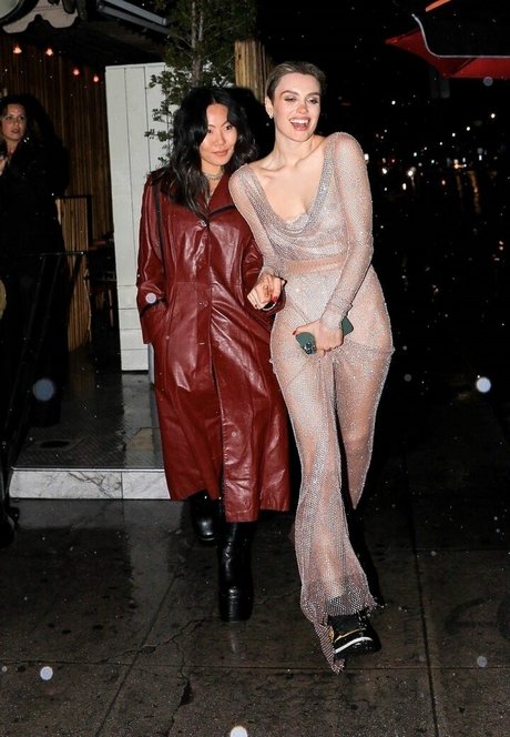 Wallis Day model nudes pic