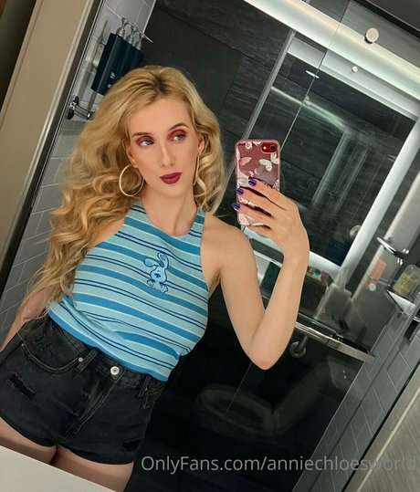 anniechloesworld model sex picture