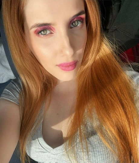 anniechloesworld free model photos