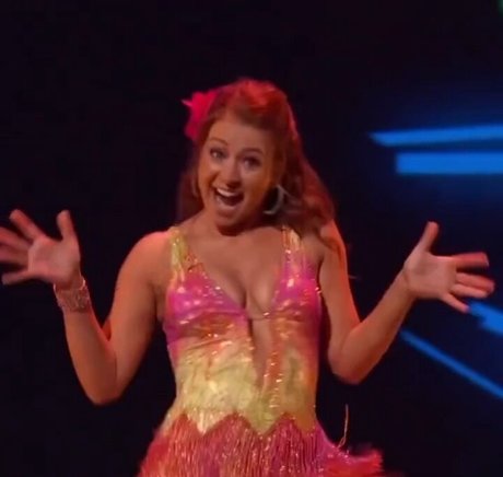 Alyson Hannigan model nice picture