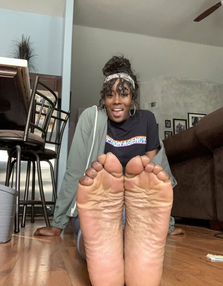 waveysolezz naked actress pic