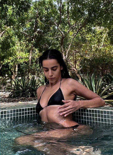 Marina Sena model top pictures